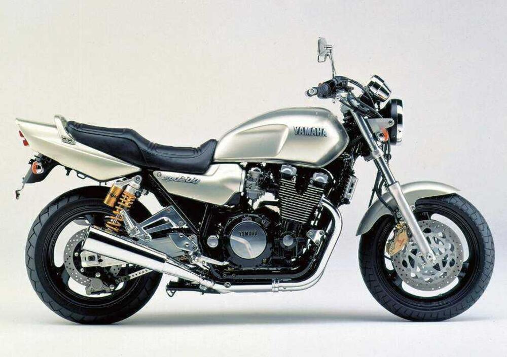 ASSURANCE Yamaha XJR